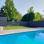 Haziallatbarat Bichon Nyaralo Medencehasznalattal Fonyód