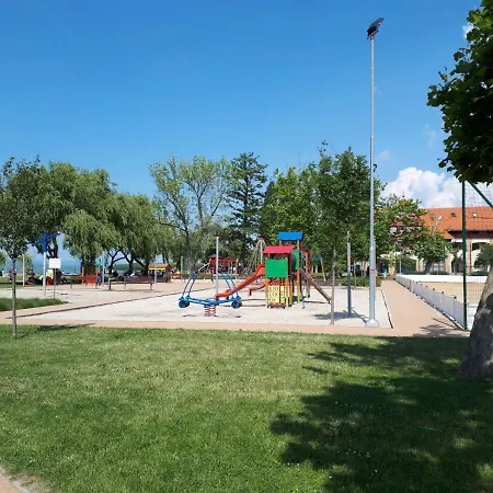 Háziállatbarát Bichon Medencehasználattal * Fonyód