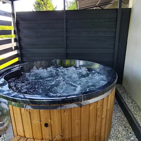 Haziallatbarat Bichon Nyaralo Medencehasznalattal Tatil Evi *